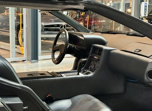 DeLorean DMC-12