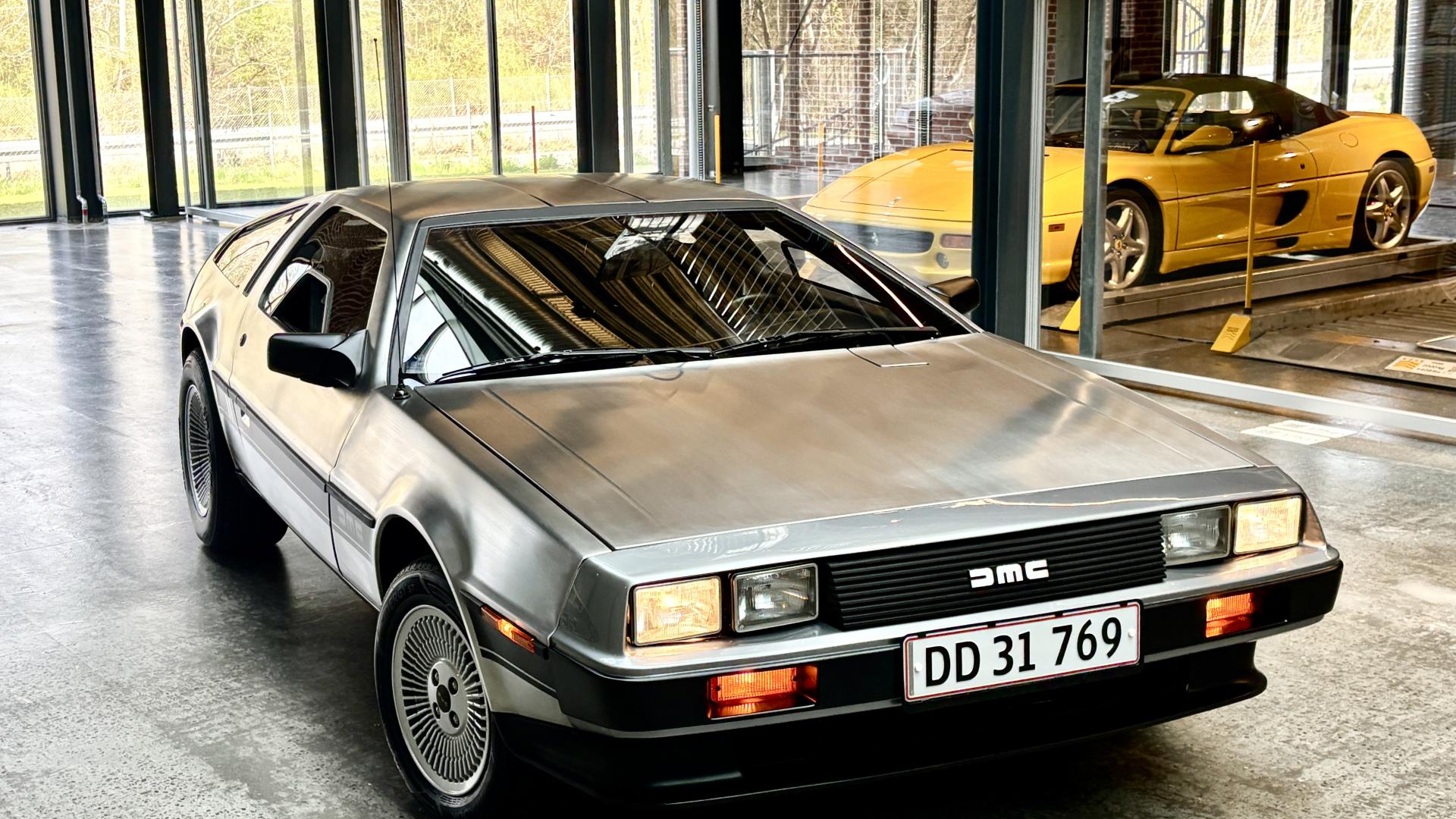 DeLorean DMC-12